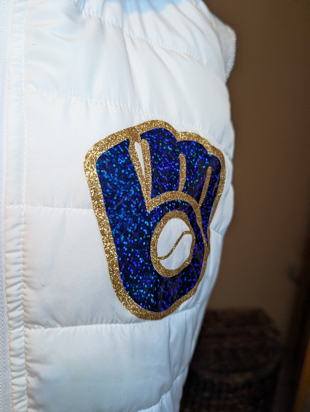 Milwaukee Brewer Classic Logo White Zip up Hooded Vest Size XXL - Picture 5 of 12